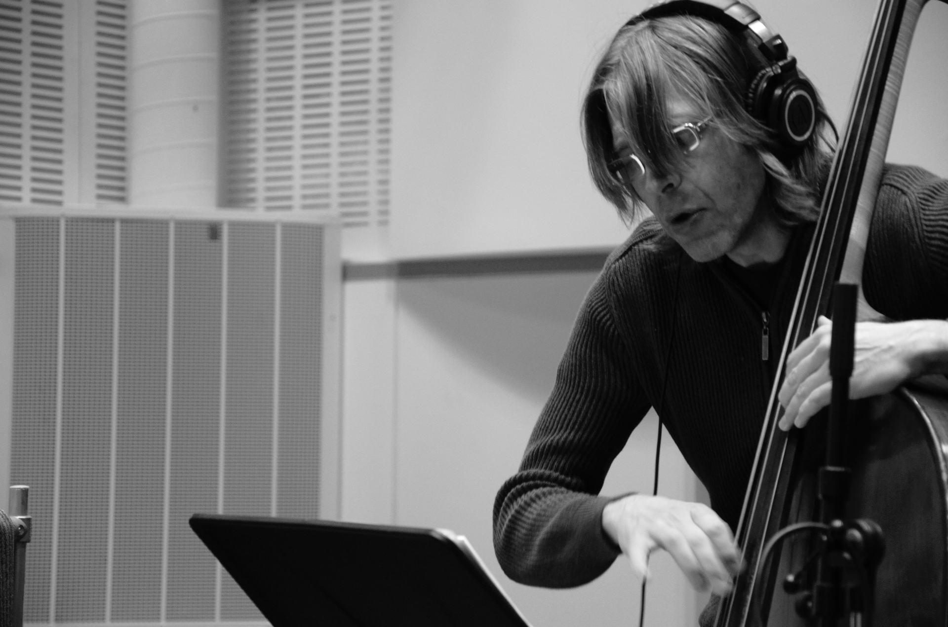 Mattias Svensson at the double bass, Studio 3, Sveriges Radio, May 2012.