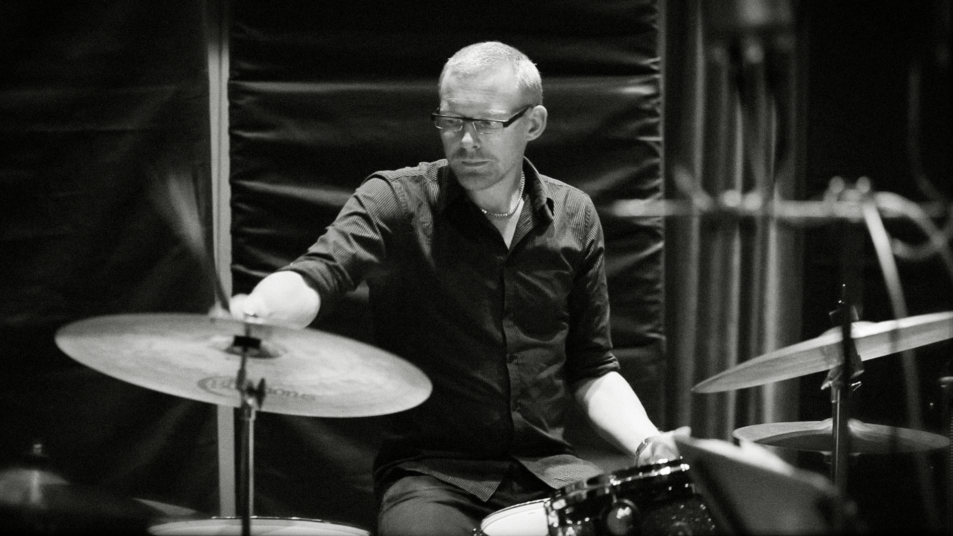 Jonas Holgersson at the drum kit in Studio 5, Sveriges Radio, during the Saleya session, 14 September 2010.